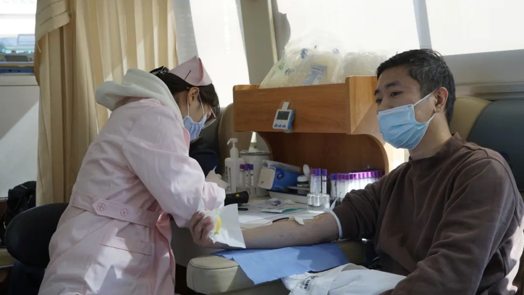 爱心传递、生命接力，天使在行动——康华医院无偿献血活动记实